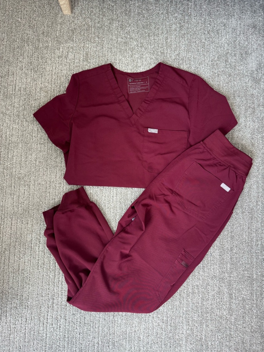 Figs Catarina V-Neck Scrub Top with high waisted Zamora joggers